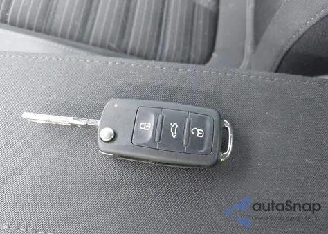 2014 Volkswagen Beetle 2.0T R-Line z USA, uszkodzony, nr VIN 3VW4S7AT3EM612708